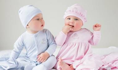 Cách chọn quần áo trẻ sơ sinh